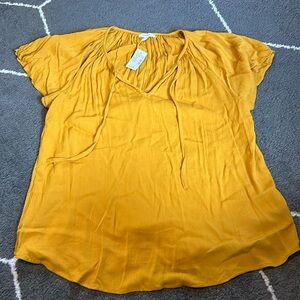 NWT Amber Flutter Sleeve Blouse